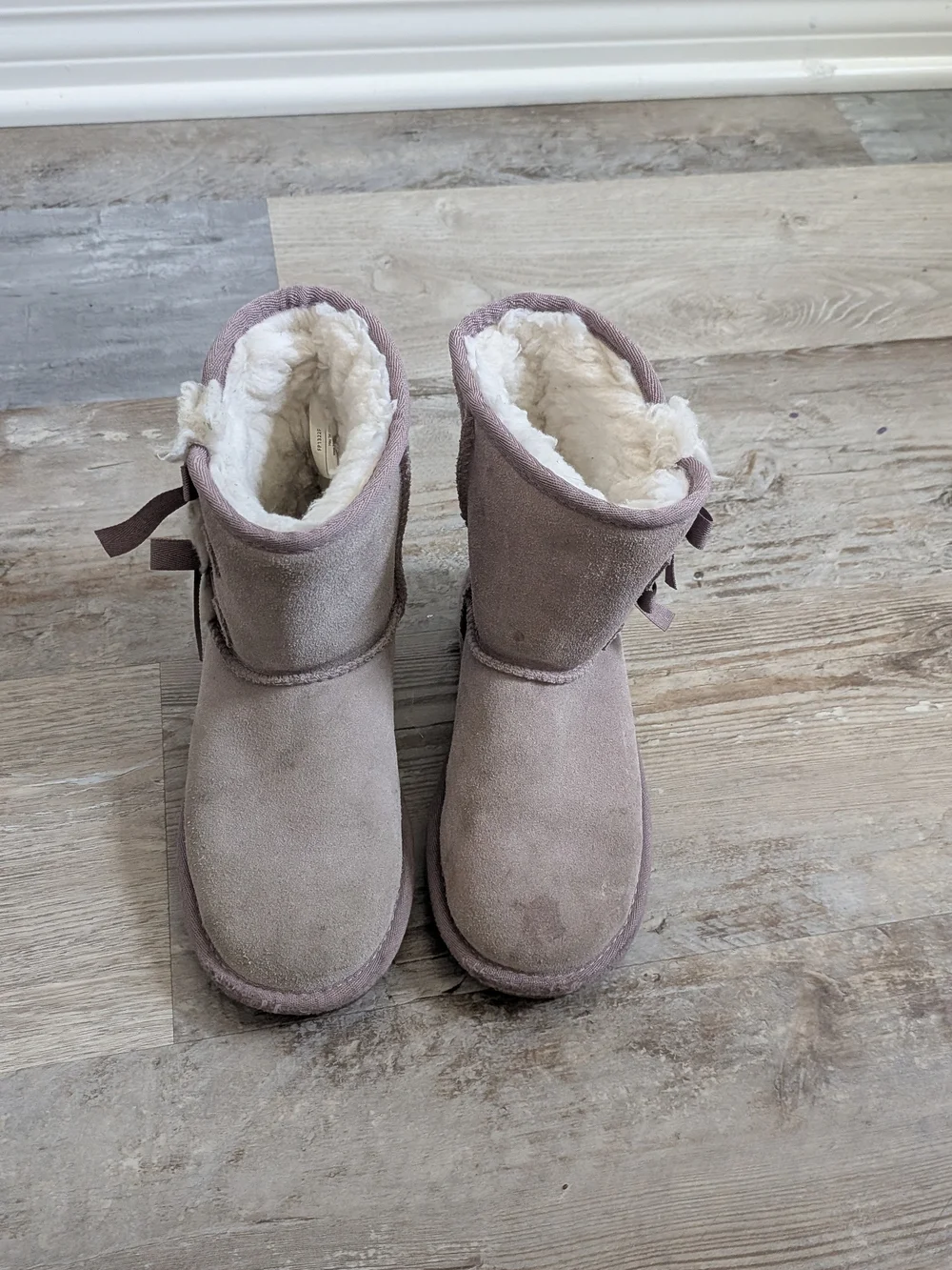 Koolaburra Girl's Dusty Purple Shearling Bow Short Boots